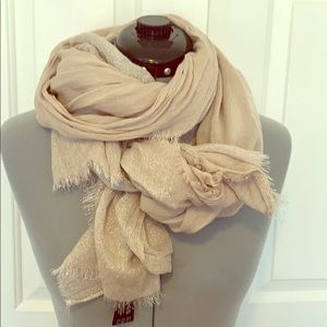 Glittering lightweight express scarf gently used